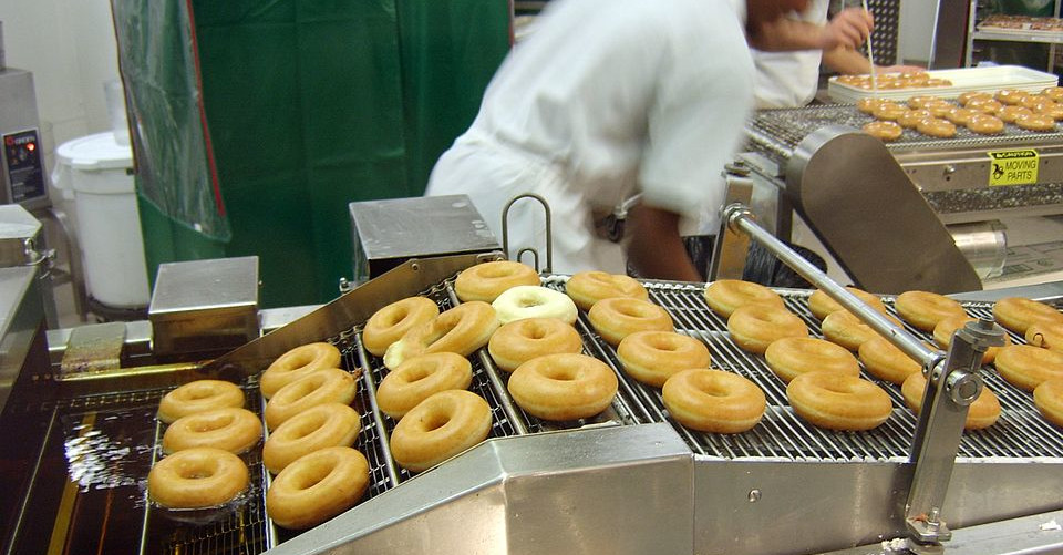 A doughnut production line